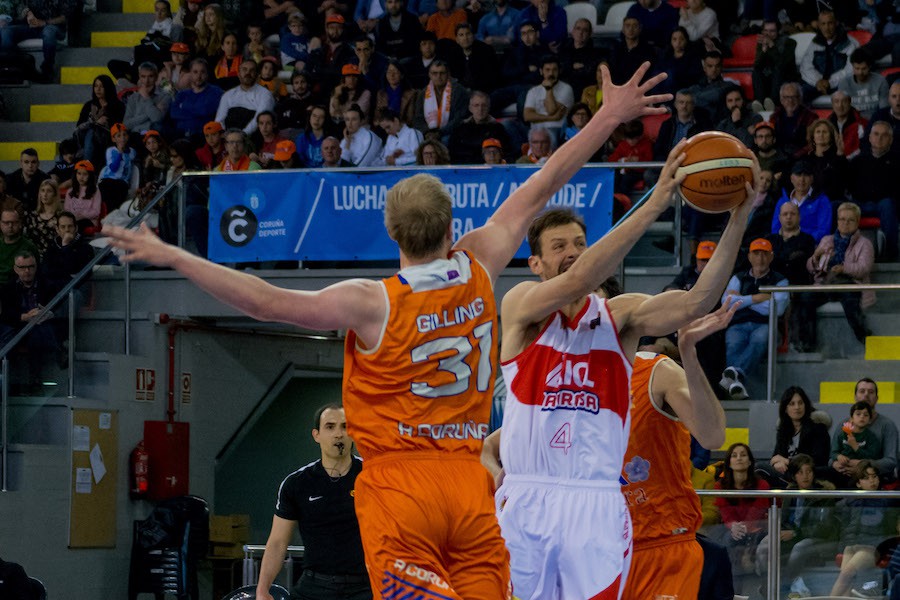 L’ICL Manresa força el cinquè en un partit èpic a La Corunya