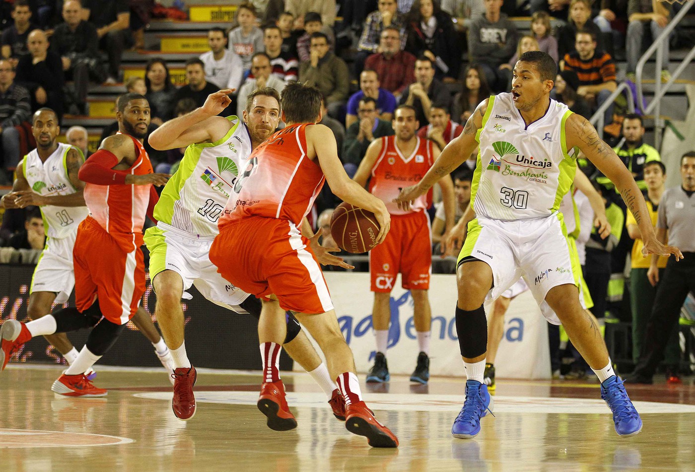 La Bruixa d’Or combat sense premi i perd amb l’Unicaja