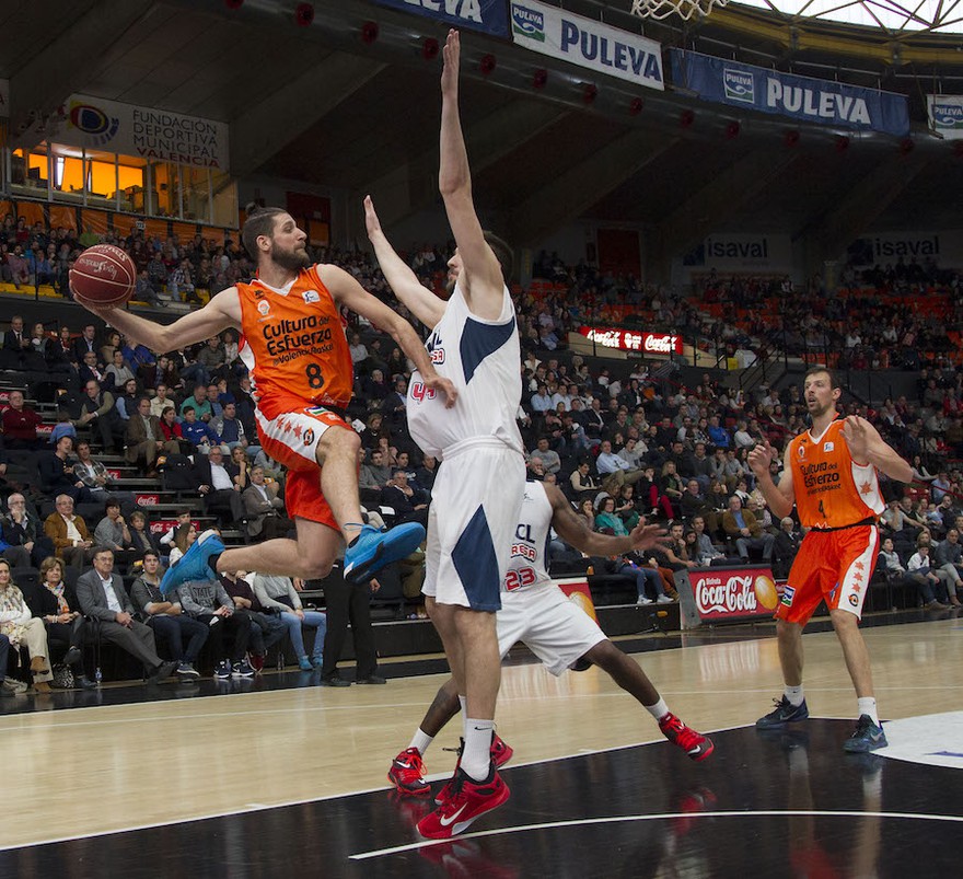 ICL Manresa cae ante un Valencia Basket más desequilibrante