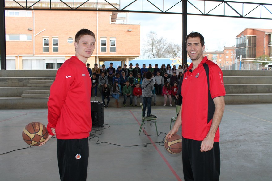 Grigonis i Dewar visit Monsenyor Gibert school