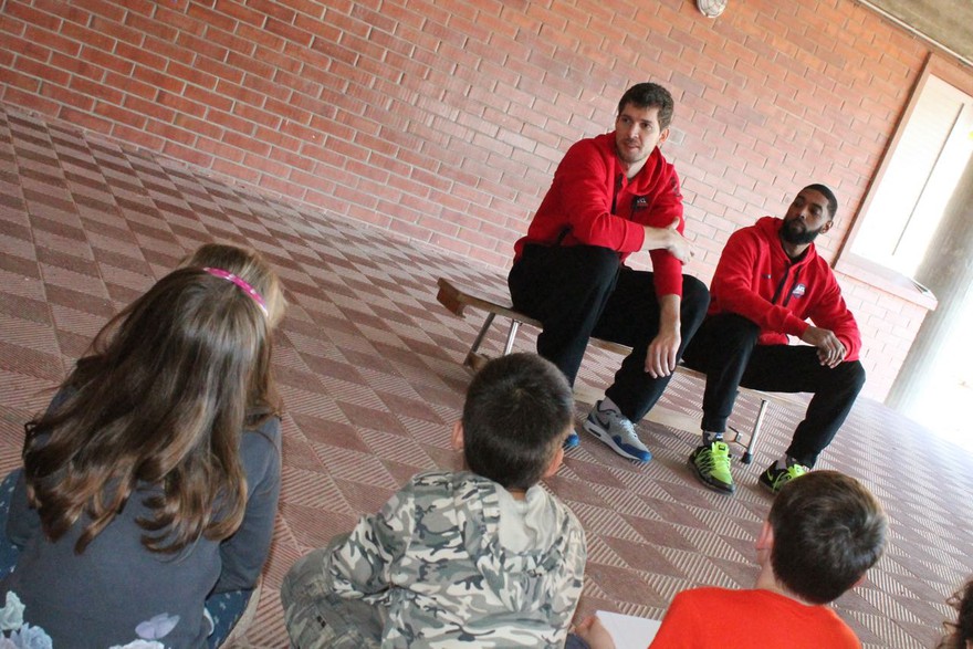 Primera visita escolar de la temporada al CEIP Francesc Macià, de Súria