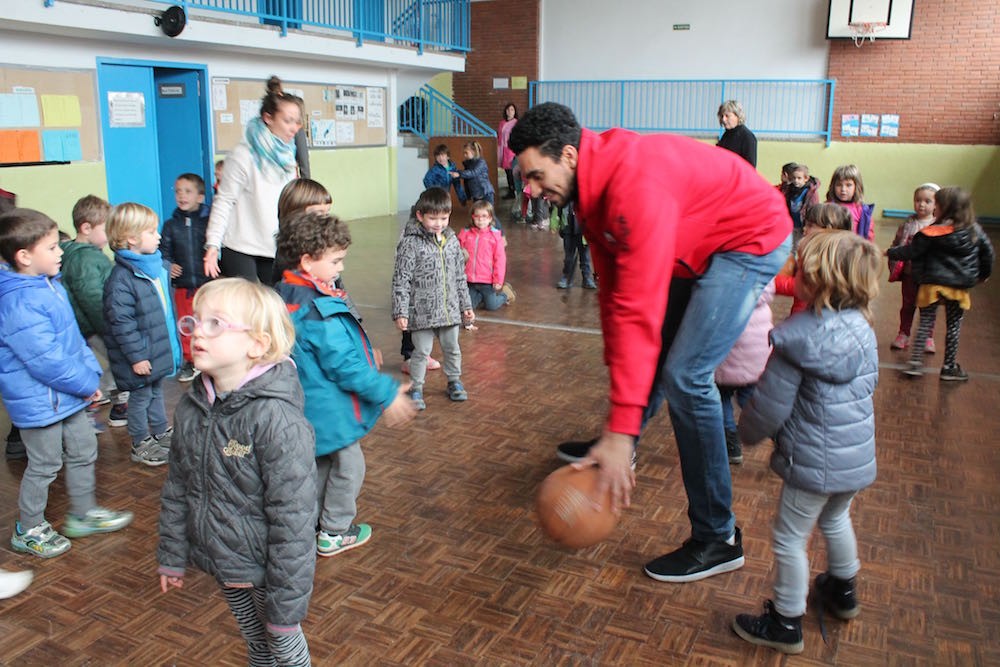 Juan García i Maksym Sandul, de visita a l’escola Flama