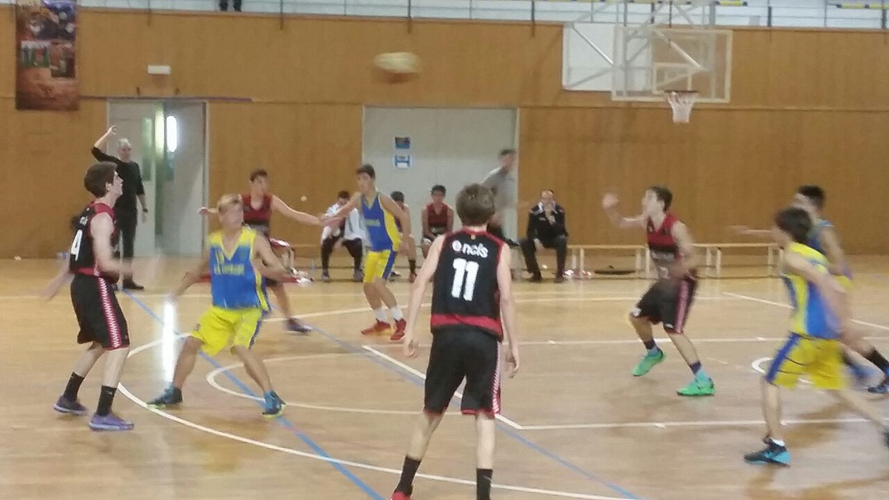 Castelldefels 34 Cadet Vermell 82